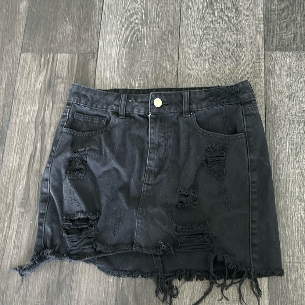 Forever 21 Black Denim mini skirt - Size Medium